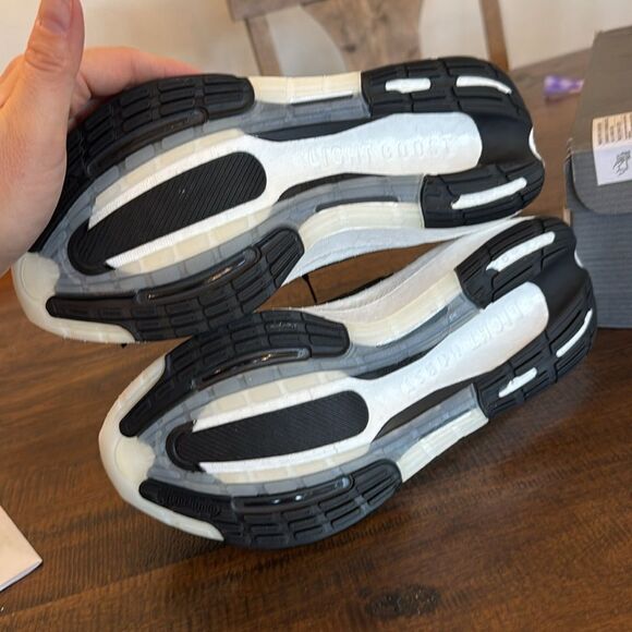 Adidas UltraBoost Women’s 10 NIB - Picture 8 of 8